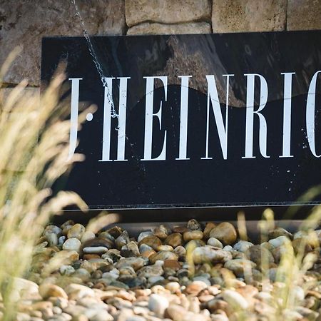 德意志克罗伊茨Weingut Silvia Heinrich住宿加早餐旅馆 外观 照片